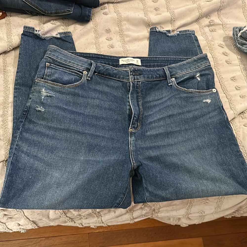 Abercrombie and fitch high rise super skinny Jean